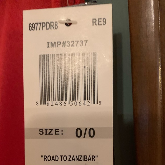 Xoxo red pencil skirt new with tags size 0 NWT - Picture 5 of 7